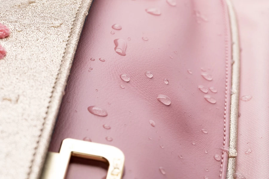 Jeune Premier Boekentas It Bag Midi 17 L Cherry Pompon - 38x30x14.5 Cm 6 Jeune Premier Boekentas It Bag Midi 17 L Cherry Pompon - 38x30x14.5 Cm - Afbeelding 6